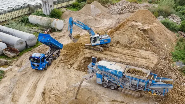 16-drohnenaufnahme-erdarbeiten-baustelle-bagger_16x9 DREITÄGIGER DROHNENWORKSHOP FÜR UNTERNEHMEN – A1/A3, A2 & FLUGPRAXIS