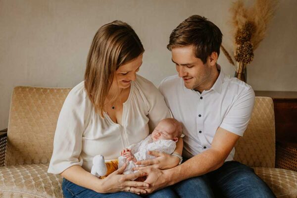 7_Baby_Web-1 Newborn mit Family
